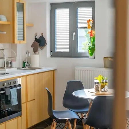 The Hostmaster Urban Bliss